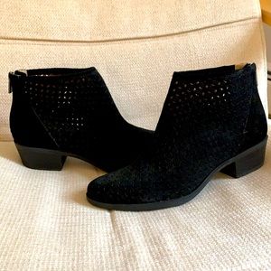 Lucky Brand suede ankle boots
